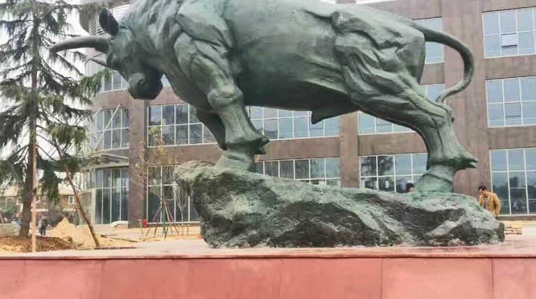 bonnie sculpture-Bronze Bull Sculpture 900x700