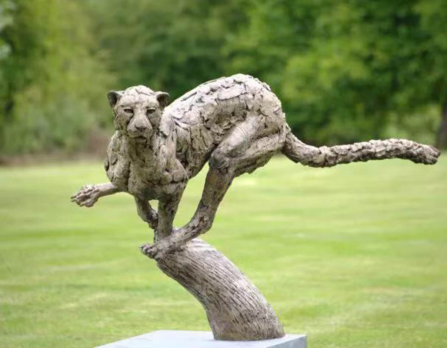 bonnie sculpture-Bronze Cheetah Sculpture900x700