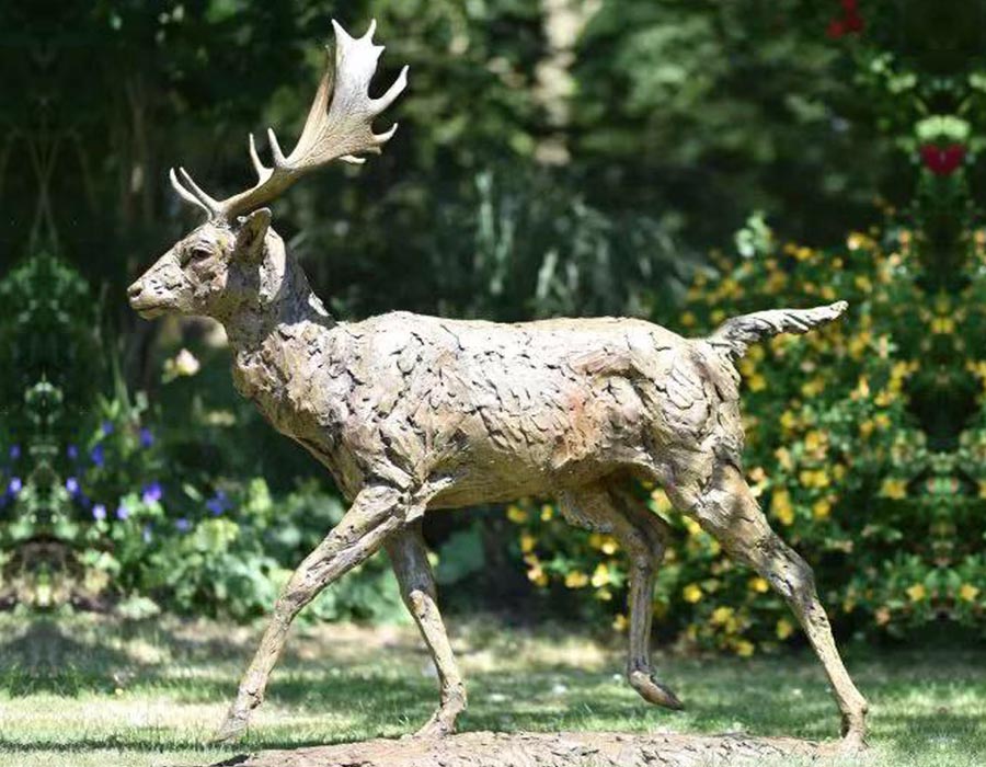 bonnie sculpture-Bronze Deer Sculpture900x700