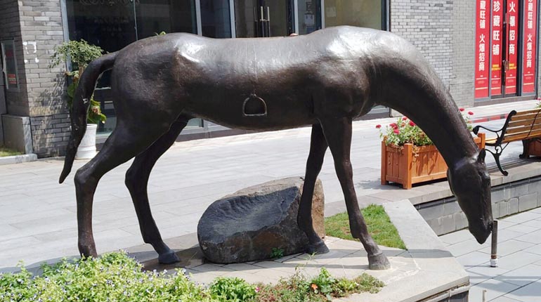 bonnie sculpture-Water Feature Sculpture Bronze Horse Sculpture 770x430