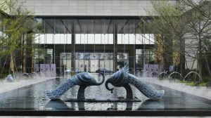 bonniesculpture-Stainless Steel & Resin Fiber Peacock Sculpture770x430